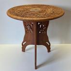 Table dappoint - Table dappoint pliante sculptée à la main
