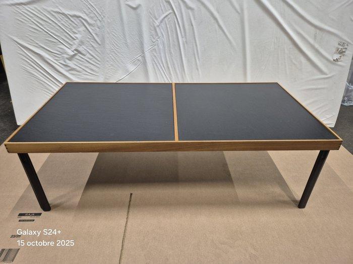 Cassina - Piero De Martini - Naviglio - Salontafel - Hout,, Antiek en Kunst, Antiek | Meubels | Stoelen en Sofa's