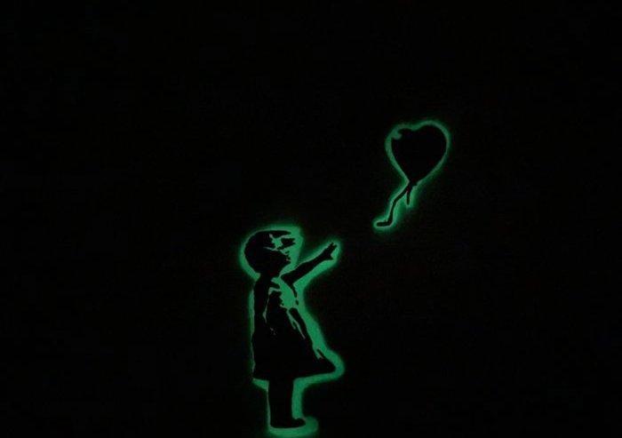 Vitus - Banksys Glowing Helicopter Looking for Balloon Girl, Antiquités & Art, Art | Peinture | Moderne