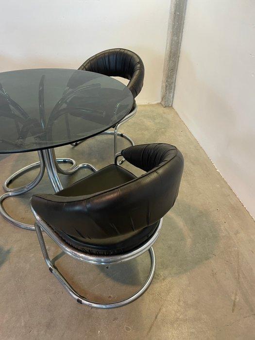 Chaise - Cuir - Table en verre fumé avec quatre chaises en, Antiquités & Art, Art | Objets design
