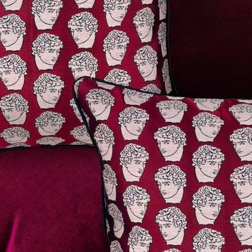 Luke Edward Hall - Nieuwe set van vier - Kussen, Antiek en Kunst, Antiek | Tapijten, Tafelkleden en Textiel