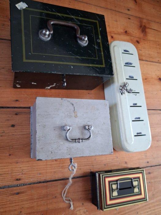 Collection thématique - Cagnottes, coffres-forts, Antiquités & Art, Antiquités | Jouets