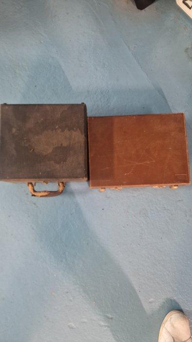 chauvin arnoux 2 oude meetapparaten (2) - Leder, Koper -, Antiek en Kunst, Antiek | Wandborden en Tegels