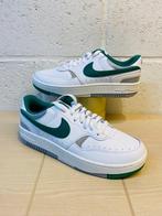 Nike - Sneakers - Maat: Shoes / EU 42.5