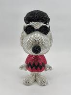 Okyes - Snoopy in the Pink Zigzag Shirt, Antiek en Kunst