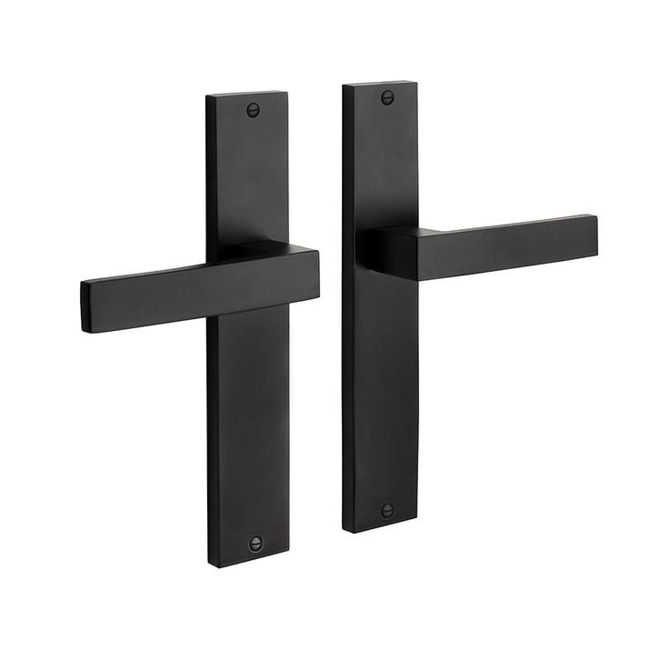 Geveerde deurklink Lusso mat zwart op schild blind - voor..., Doe-het-zelf en Bouw, Hang- en Sluitwerk, Klink of Kruk, Nieuw, IJzer