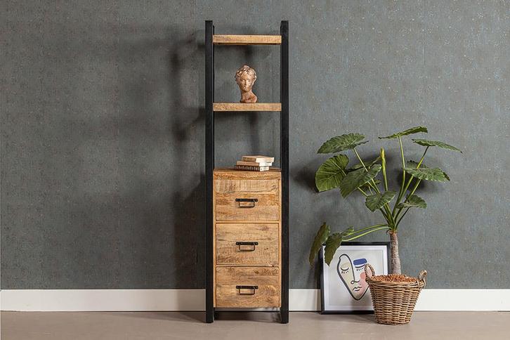 Boekenkast Mangohout Kensi Smal Lades, Huis en Inrichting, Kasten | Boekenkasten, Nieuw, Verzenden