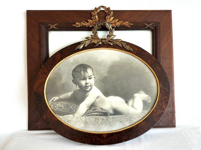 Twee prachtige grote antieke fotolijsten met sierlijke, Antiek en Kunst, Antiek | Overige Antiek