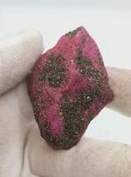 Prachtige natuurlijke ruwe robijn- 31.03 g, Antiek en Kunst