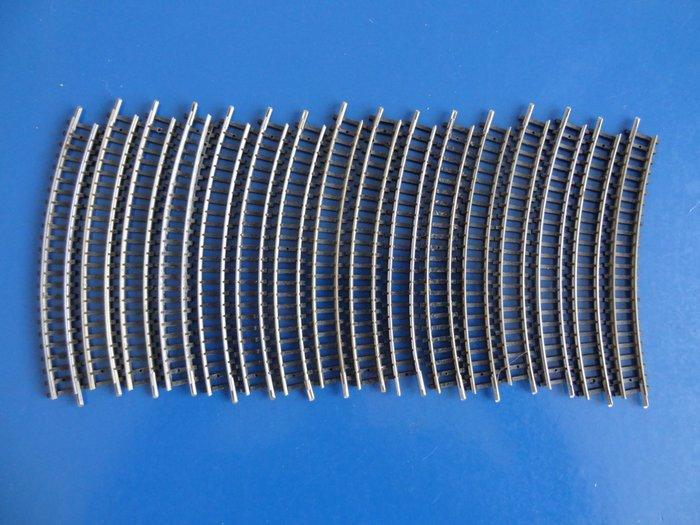 Trix N - 4914 & 4922 - Modeltreinsporen (36) - gebogen rails, Hobby & Loisirs créatifs, Trains miniatures | Échelle N