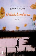 Gelukskinderen 9789022558713 John Shors, Boeken, Verzenden, Zo goed als nieuw, John Shors