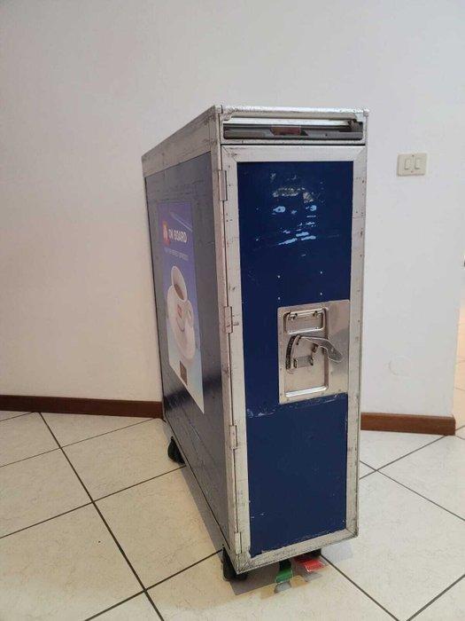 driessen - Trolleys van luchtvaartmaatschappijen - 1990-2000, Antiek en Kunst, Antiek | Wandborden en Tegels