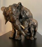 M. Fabris - sculptuur, Elefante con cucciolo - 28 cm -