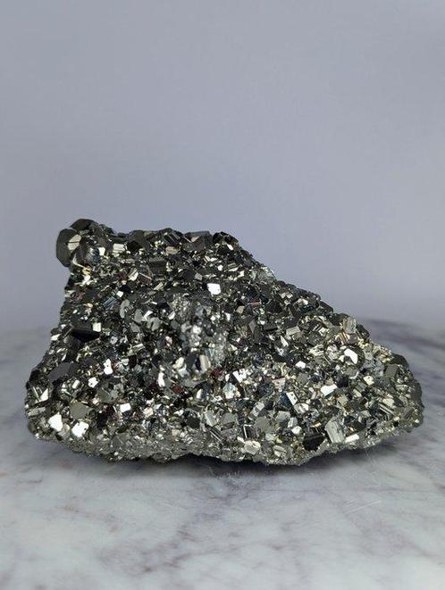 pyriet Kristalen- 797 g - (1), Verzamelen, Mineralen en Fossielen