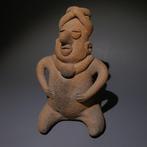Colima, Westkust Mexico Terracotta Zittend figuur. 12 cm