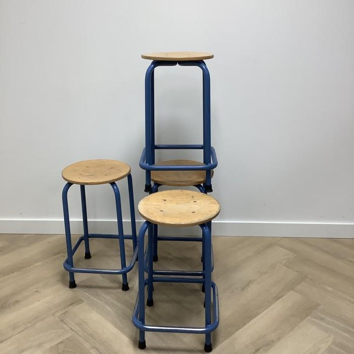 complete set 4x schoolkruk,  zithoogte 55 cm,  beuken -, Huis en Inrichting, Barkrukken, Gebruikt, Hout