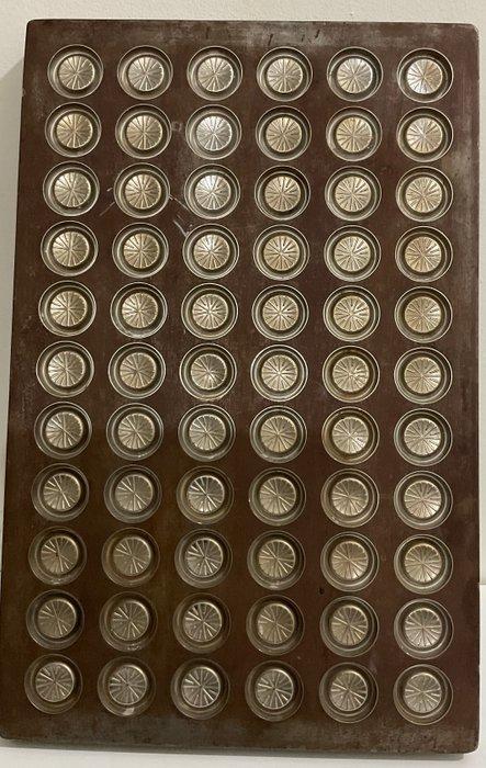 Oude Metalen Chocolade Mal - Werkgereedschap, Antiek en Kunst, Curiosa en Brocante