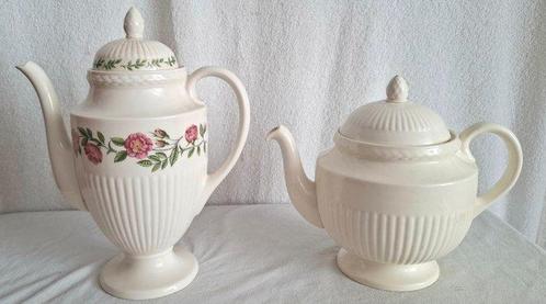 Wedgwood of Etruria & Barlaston - Theepot (5) - Aardewerk -, Antiek en Kunst, Antiek | Meubels | Tafels