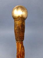 Canne de marche (2) - Bois, Laiton, corde - vers 1880–1920