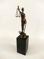 Beeldje - Bronze Lady Justice - 2,2 kg - Carrara marmer, Antiek en Kunst