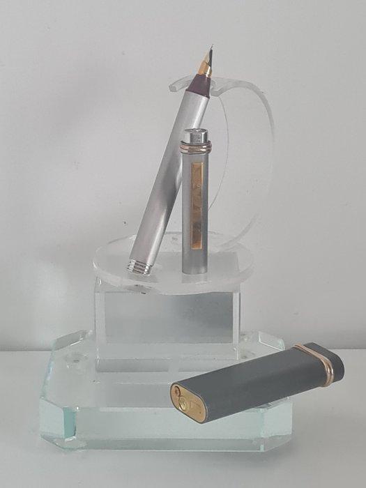 Cartier - Vendôme plaqué argent ( stylo à plume et briquet), Verzamelen, Pennenverzamelingen