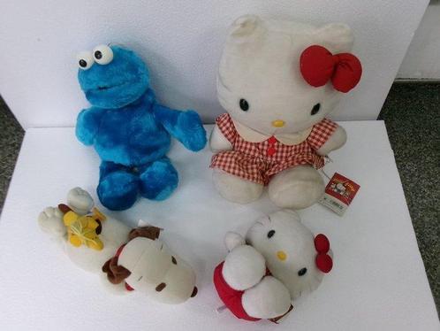 Plushies, stuffed toy. - Speelgoed 2x Hello Kitty, Snoopy,, Antiek en Kunst, Antiek | Overige Antiek