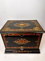 Cave a liqueur Napoléon III - Marqueterie boulle - Armoire à