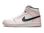 Air Jordan 1 Mid Barely Rose - Maat 38 EU, Kleding | Heren, Ophalen of Verzenden, Nieuw