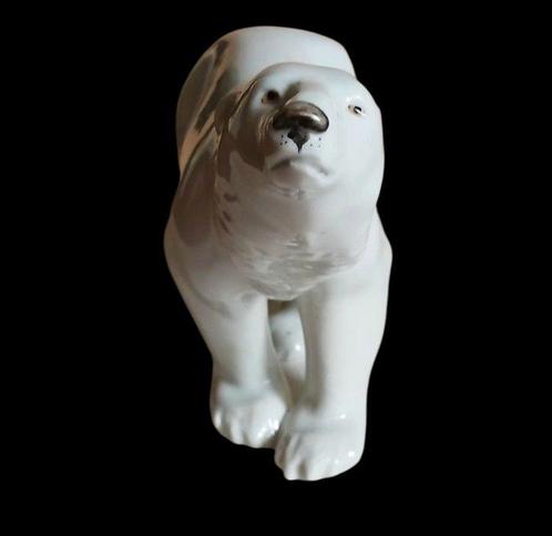 Royal Dux Porzellan-Manufaktur - Beeld, Polar Bear - 18 cm -, Antiek en Kunst, Antiek | Glaswerk en Kristal