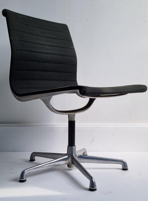 ICF - Charles Eames - Bureaustoel - EA105 - Aluminium,, Antiek en Kunst, Antiek | Meubels | Stoelen en Sofa's