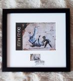 Banksy (1974) - FCK PTN Banksy framed - 2023, Verzamelen, Postkaarten | Buitenland, Gelopen
