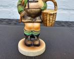 Goebel - Figurine - Village boy - TMK6 - Céramique, Antiek en Kunst