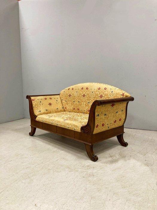 Manifattura Italiana - Sofa - Walnoot - Italiaanse vintage, Huis en Inrichting, Overige Huis en Inrichting