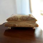 Doos (7) - Albast - Loting van 4 dozen