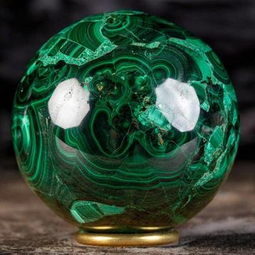 Bolvormig snijwerk, sfera intagliata - 83 mm - Malachietbol