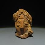 India, Sar Dheri, Peshawar Terracotta Hoofdfiguur. ca. 200