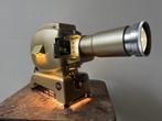 Leitz Prado Diaprojector
