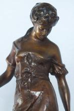 E. Rossi. - sculptuur, Dame - 25 cm - Brons, Antiquités & Art