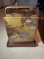 Japanse Maki-e Jubako met handvat – Zwaan en Iris Design -