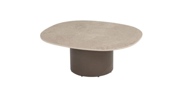 4 Seasons Outdoor Sofie tuintafel terre met zandkleurig, Tuin en Terras, Tuinsets en Loungesets