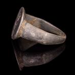Oud-Romeins Zilveren ring met gevleugelde Eros (Zonder