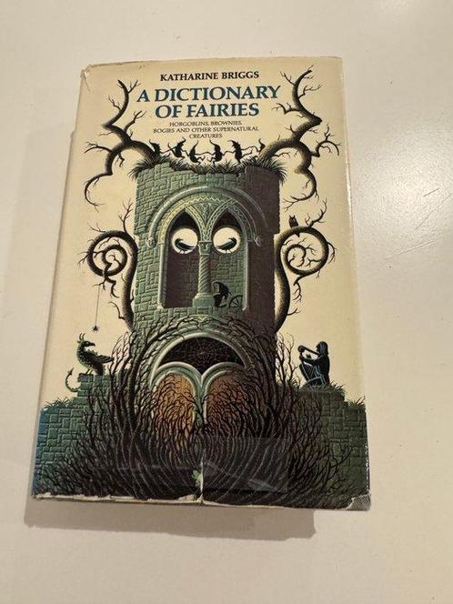 Katharine Briggs - A dictionary of fairies - 1976, Antiek en Kunst, Antiek | Boeken en Manuscripten