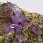 ÉNORMES, AMÉTISTE VIOLETTE avec ÉPIDOTE, XX 5 cm, MEXIQUE