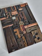 Drukblokken - Muurdecoratie in oude drukletters, typografie,