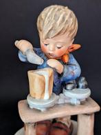 Statue, Goebel Hummel - Jongen met weegschaal - TMK5 - 14.6