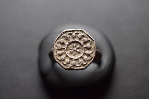 Middeleeuws Zilver Ring, Antiek en Kunst, Antiek | Overige Antiek
