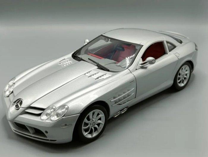 Motormax Timeless legends 1:12 - Modelauto - 1:12, Hobby en Vrije tijd, Modelauto's | 1:5 tot 1:12