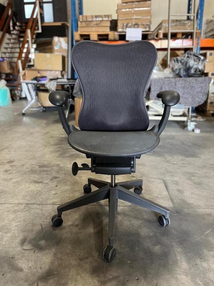 Ergonomische Herman Miller Mirra 2 bureaustoel, Huis en Inrichting, Bureaustoelen, Bureaustoel, Zwart, Zo goed als nieuw, Ergonomisch