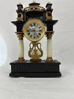 Horloge -   Albâtre, Bois, Verre - 1800, Antiquités & Art
