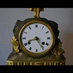 Pendule à balancier - bronze doré - 1800-1850